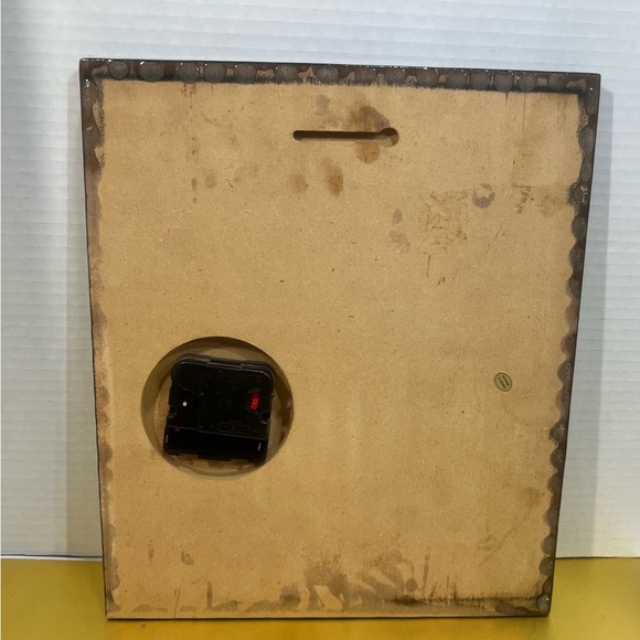 2Pac Black and Gold Wall Clock - Picture 2 of 2